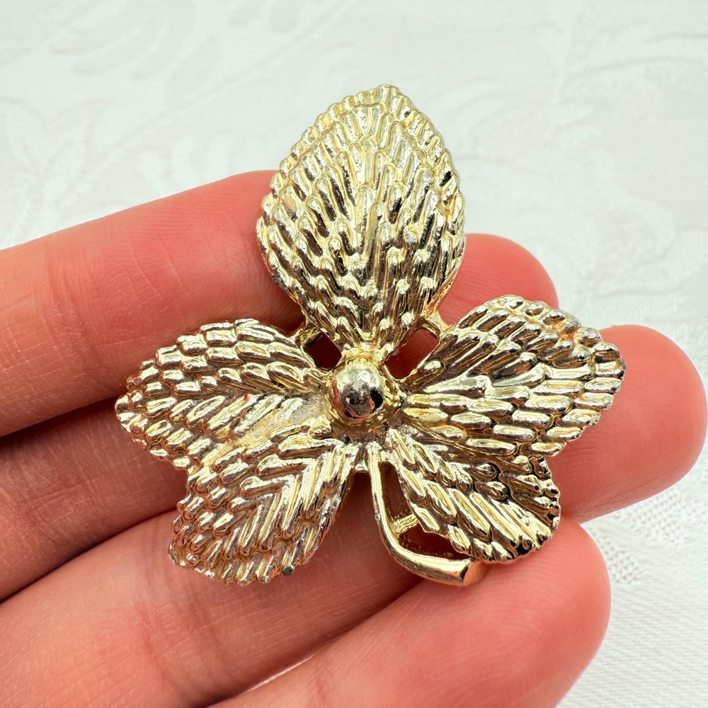 Vintage GERRY'S Gold Tone Oak Leaf Autumn Foliage Classic Costume MCM Brooch